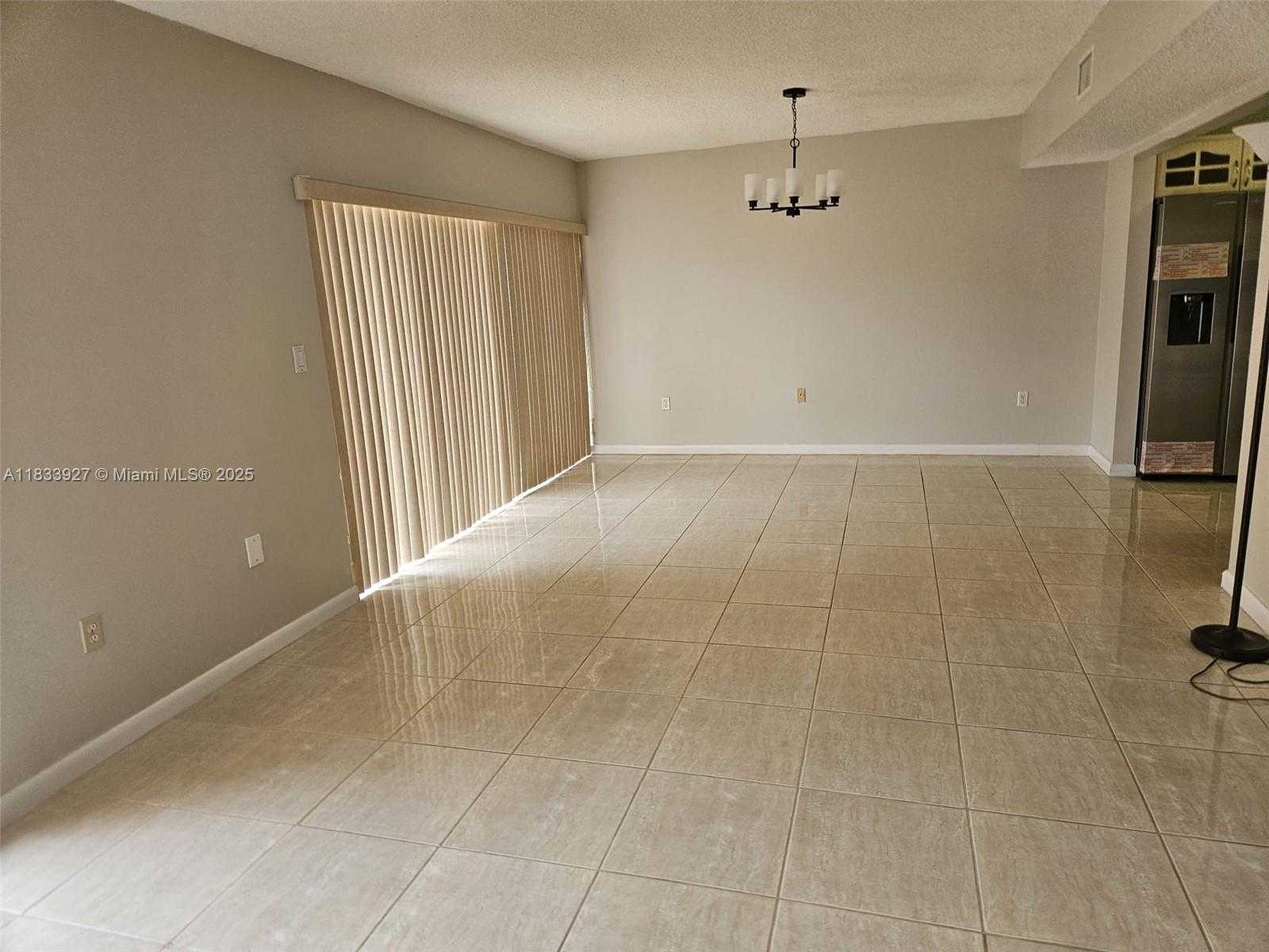 Small Image of 9199 FONTAINEBLEAU BLVD #6, Miami Number 6