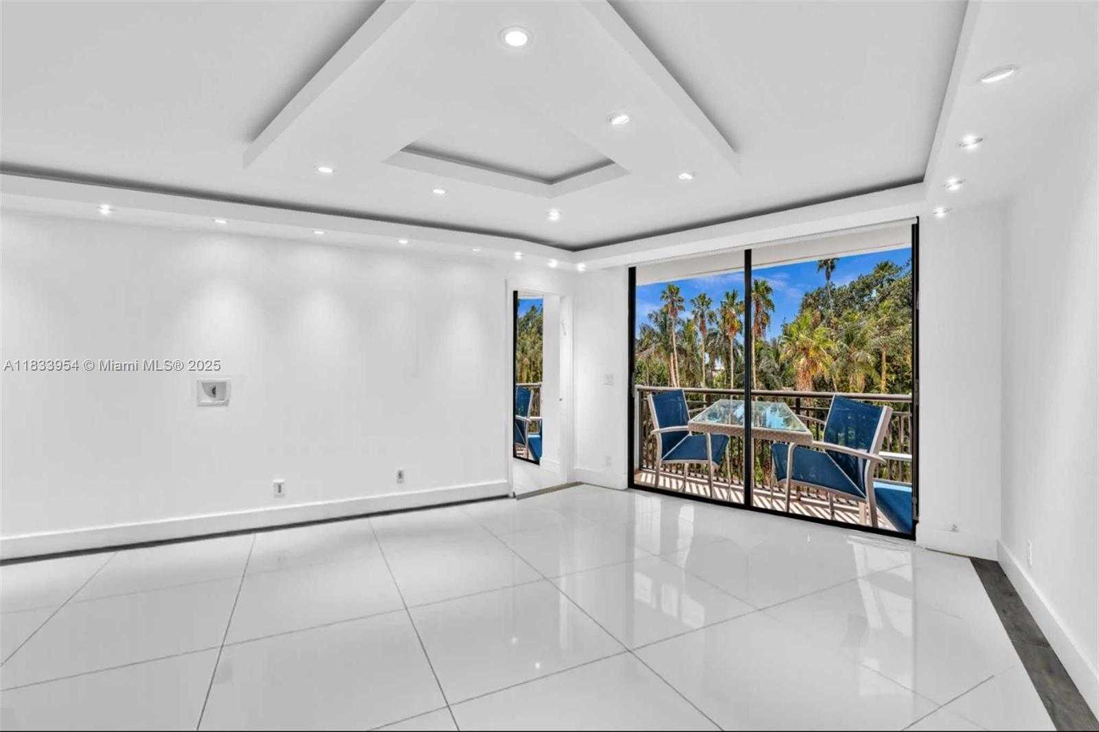 Small Image of 3800 NORTH HILLS DR #312, Hollywood Number 22