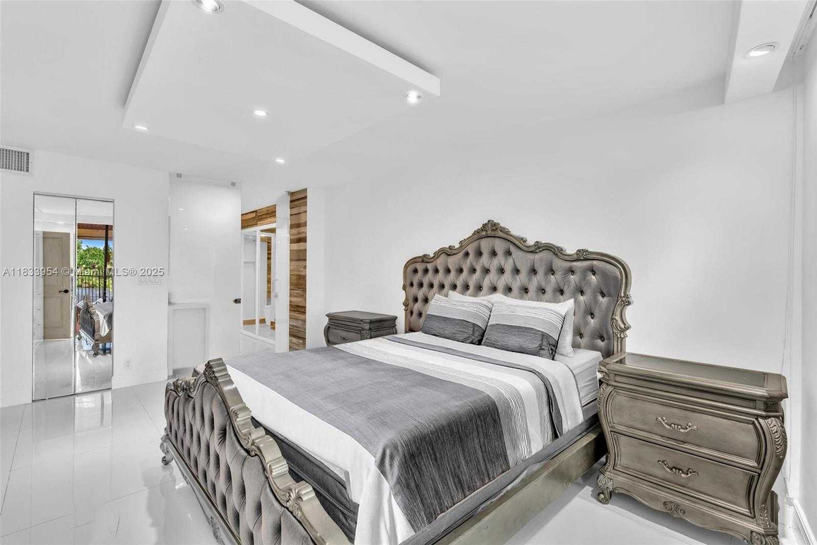 Small Image of 3800 NORTH HILLS DR #312, Hollywood Number 24