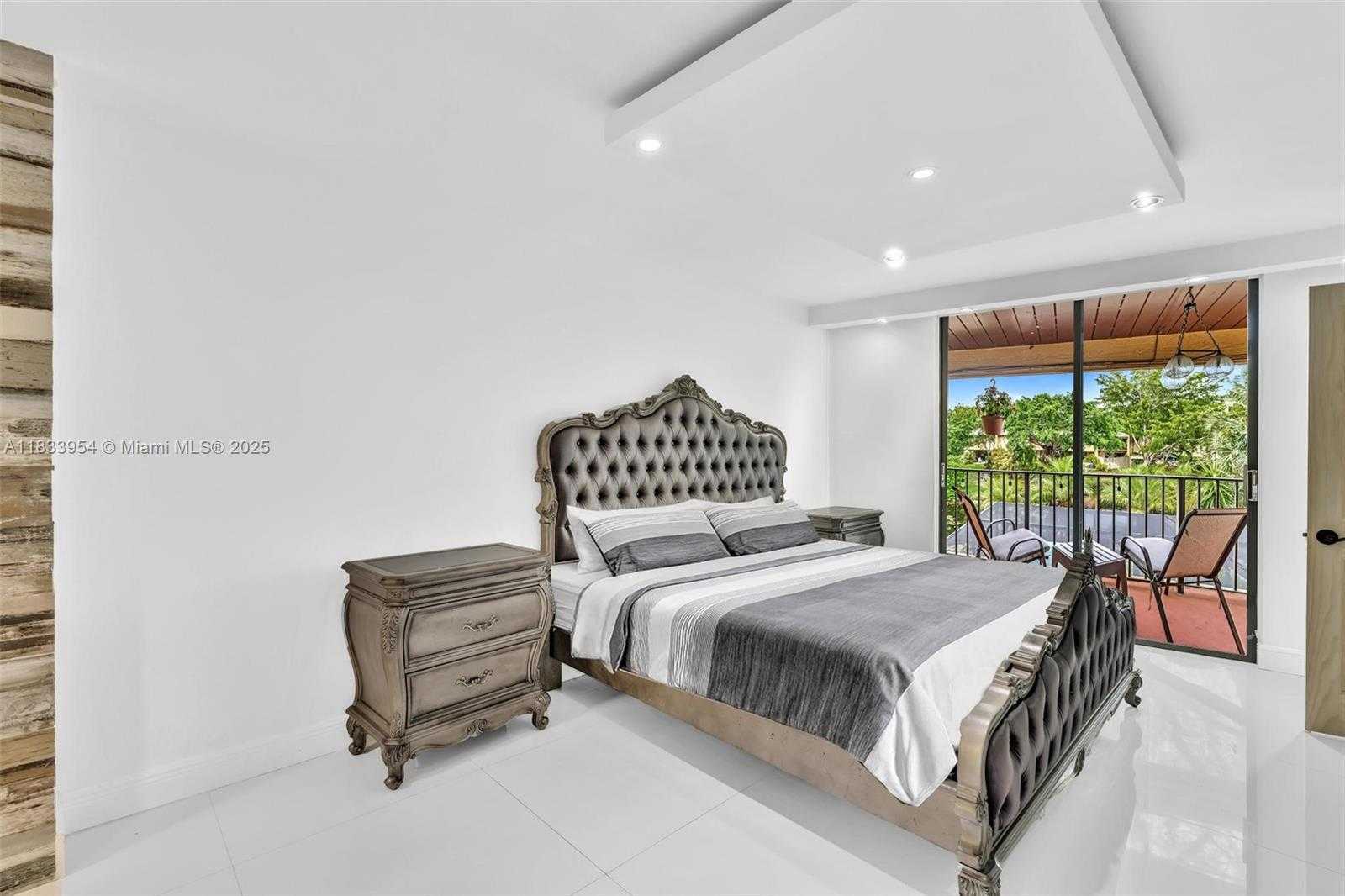 Small Image of 3800 NORTH HILLS DR #312, Hollywood Number 25