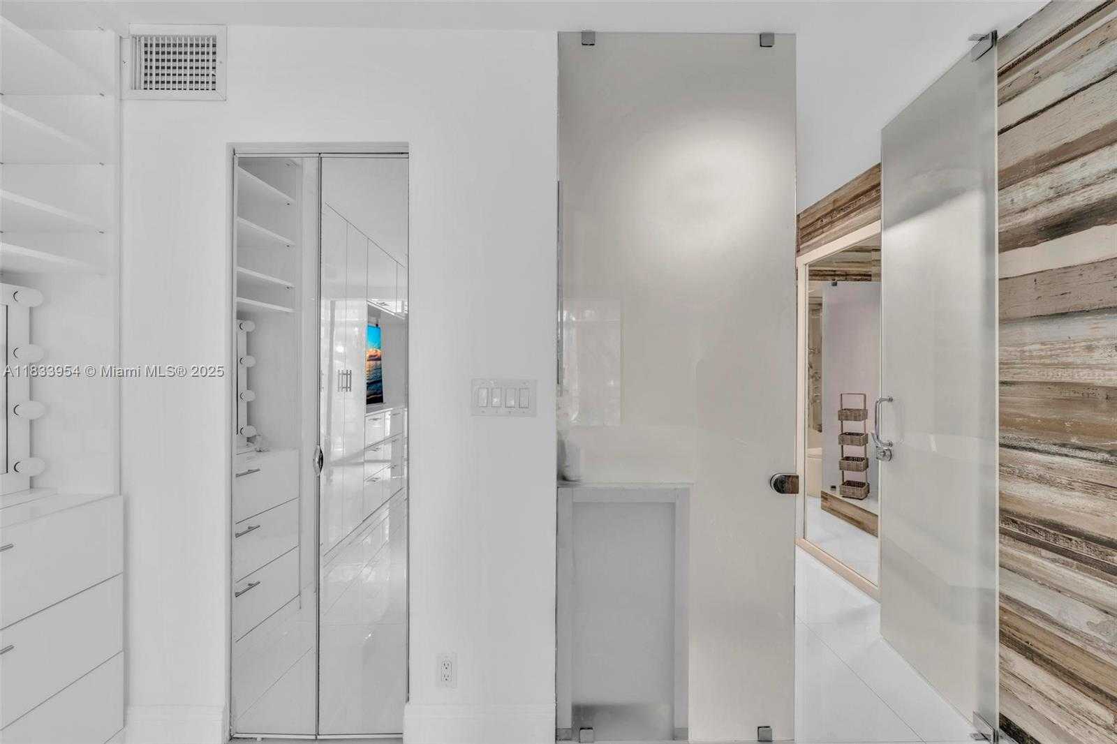 Small Image of 3800 NORTH HILLS DR #312, Hollywood Number 29
