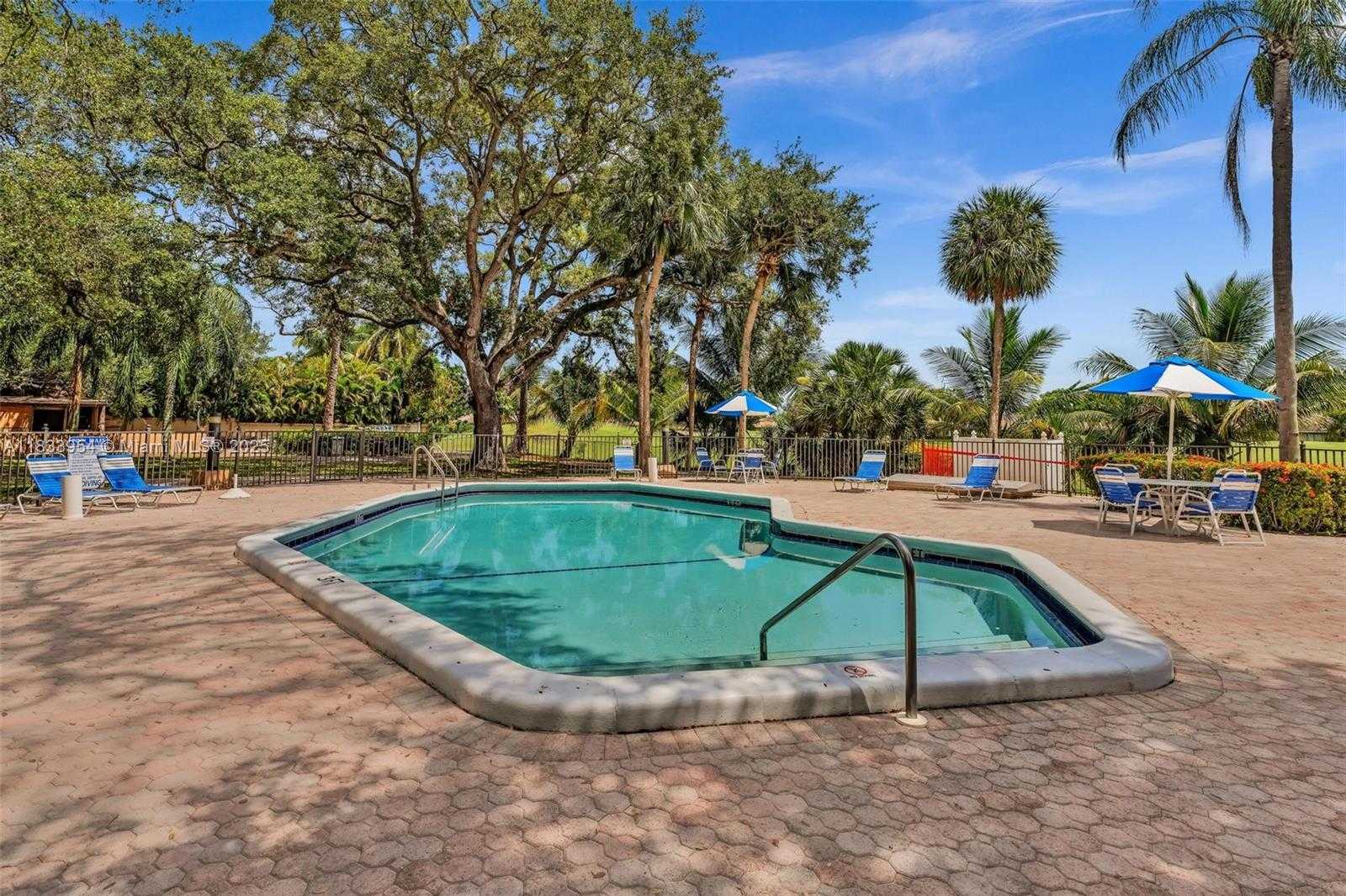 Small Image of 3800 NORTH HILLS DR #312, Hollywood Number 39