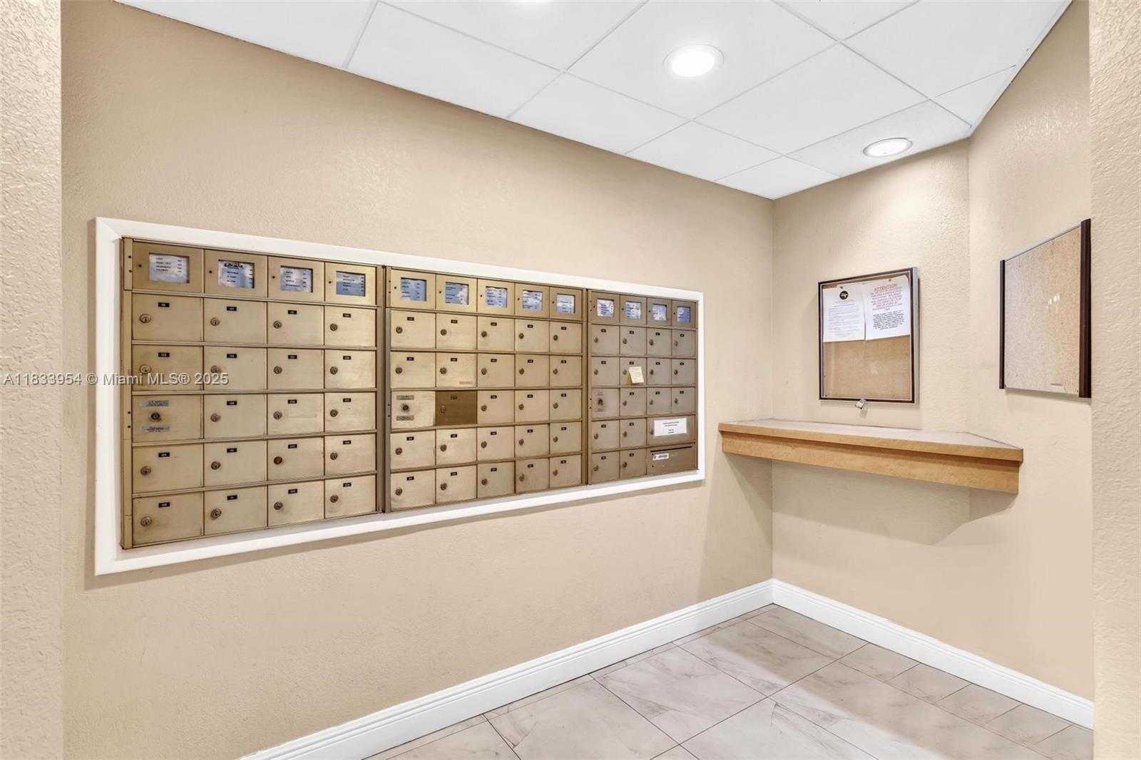 Small Image of 3800 NORTH HILLS DR #312, Hollywood Number 4