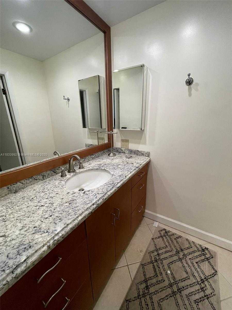 Small Image of 4000 NORTH HILLS DR #32, Hollywood Number 13