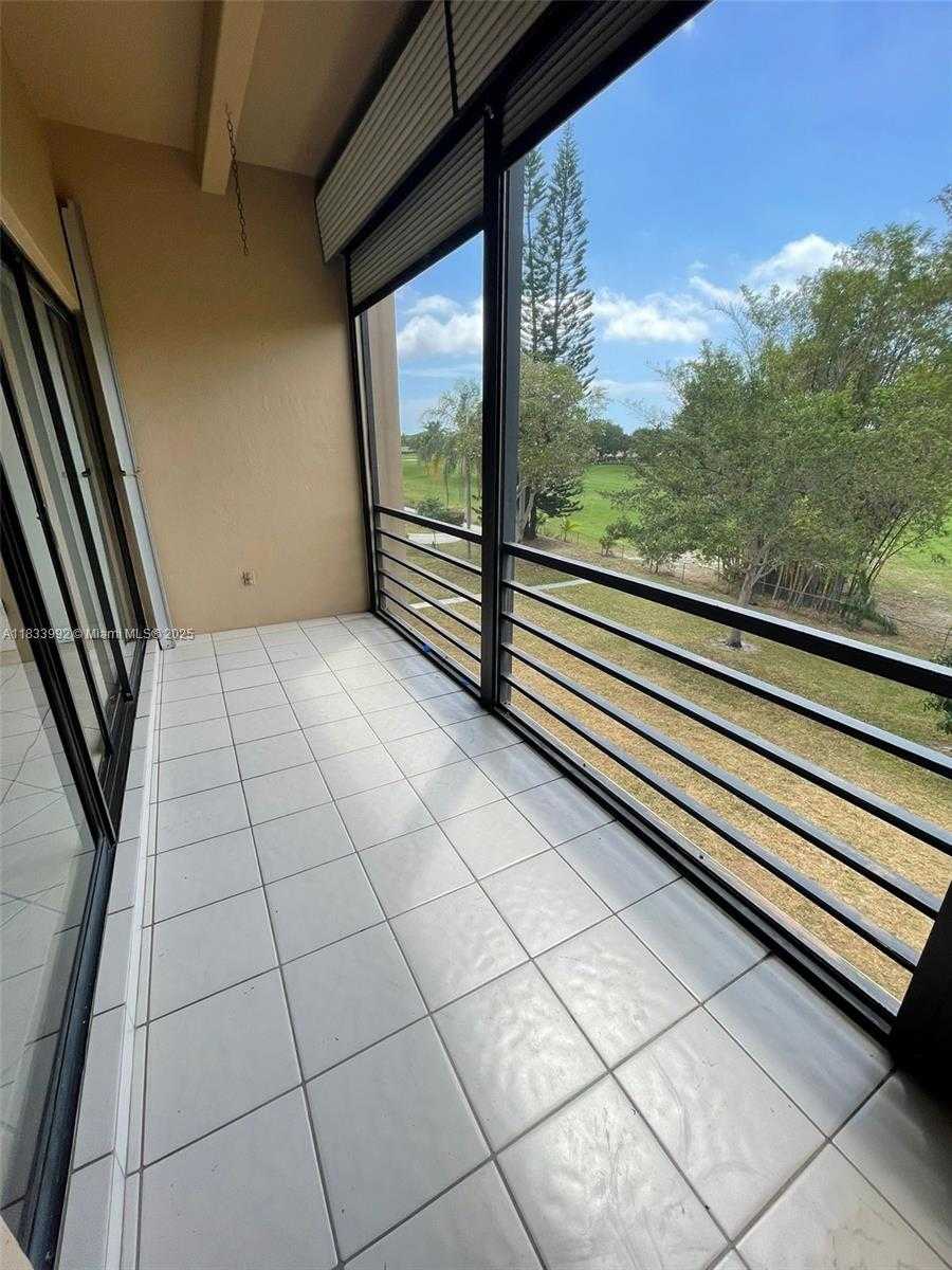 Small Image of 4000 NORTH HILLS DR #32, Hollywood Number 15
