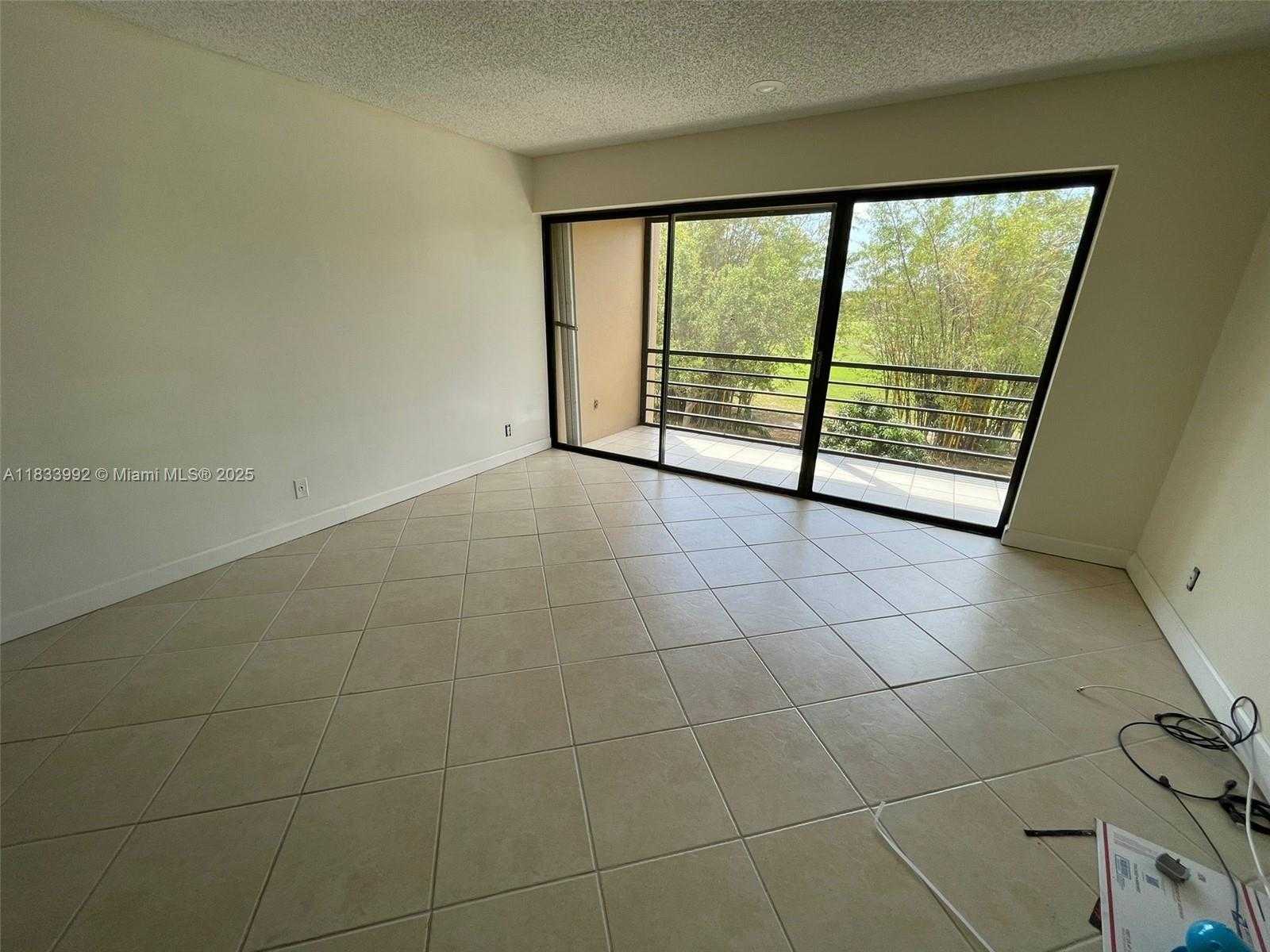 Small Image of 4000 NORTH HILLS DR #32, Hollywood Number 16