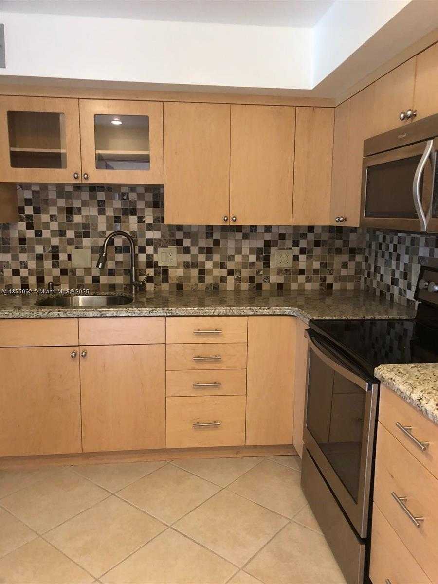 Small Image of 4000 NORTH HILLS DR #32, Hollywood Number 2