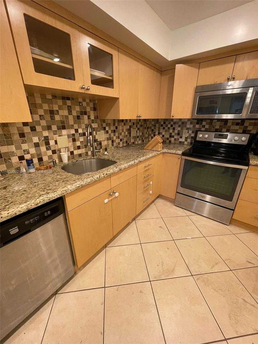 Small Image of 4000 NORTH HILLS DR #32, Hollywood Number 3