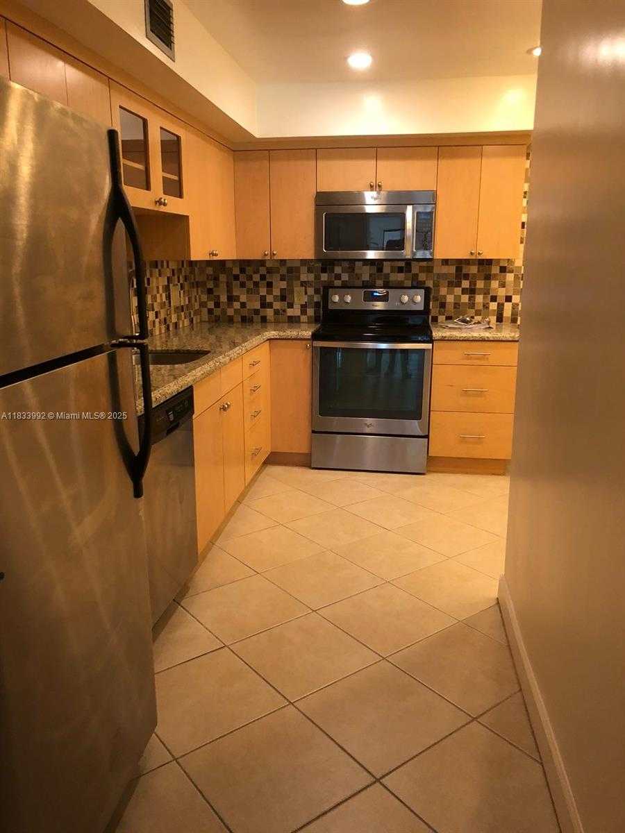 Small Image of 4000 NORTH HILLS DR #32, Hollywood Number 4