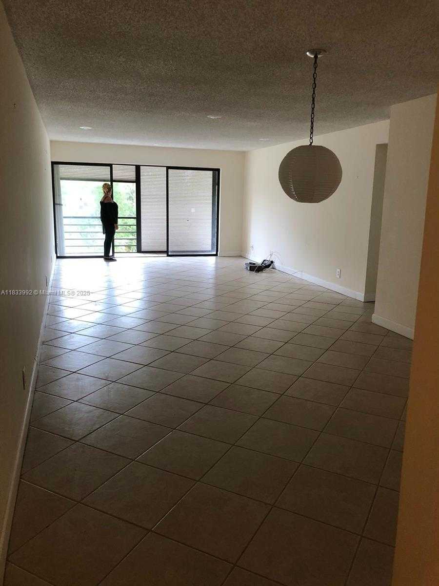 Small Image of 4000 NORTH HILLS DR #32, Hollywood Number 7