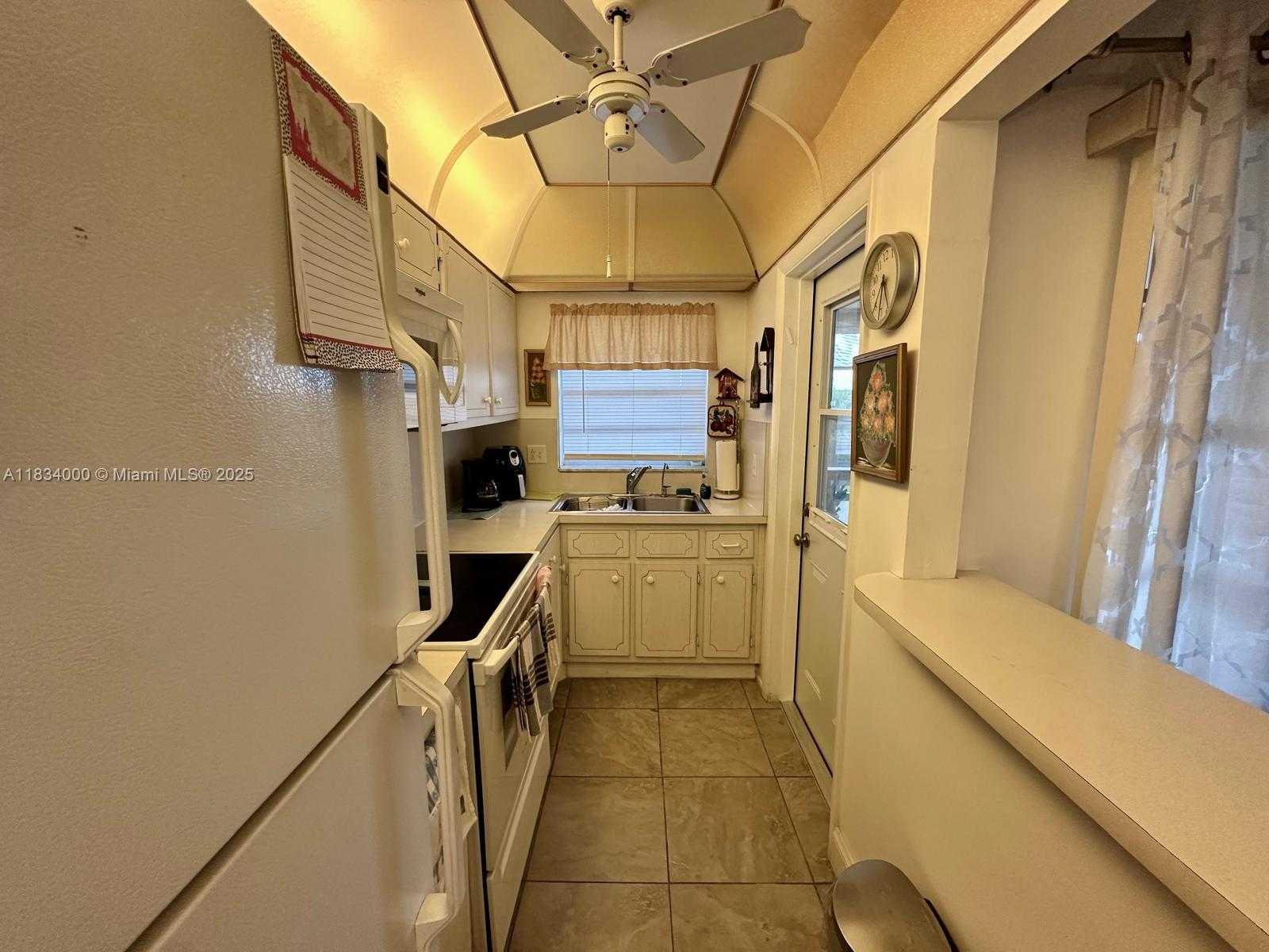 Small Image of 5300 WASHINGTON ST #N318, Hollywood Number 6