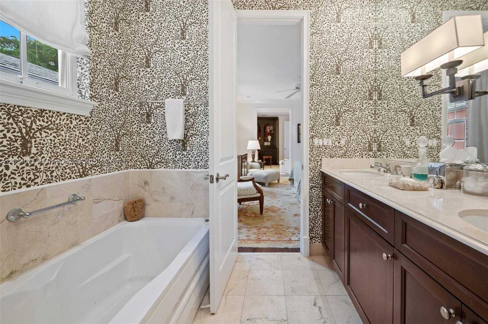 Small Image of 568 LORETTO AVE #11, Coral Gables Number 18