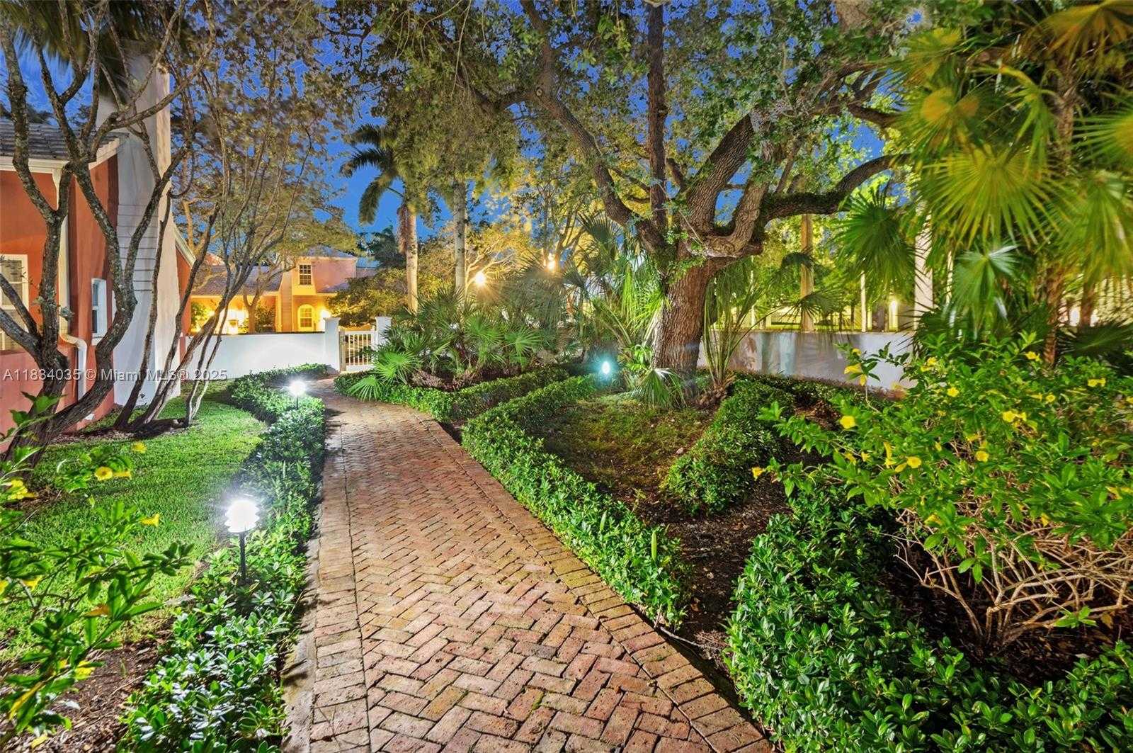 Small Image of 568 LORETTO AVE #11, Coral Gables Number 32