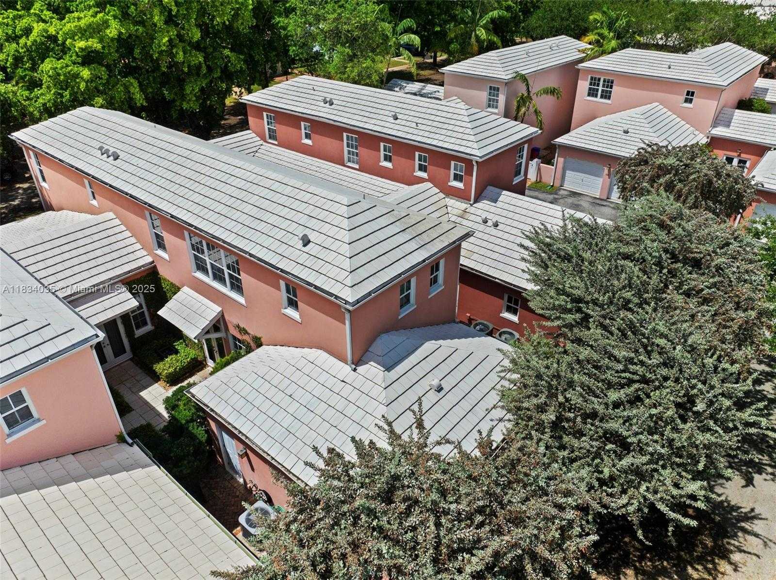 Small Image of 568 LORETTO AVE #11, Coral Gables Number 36