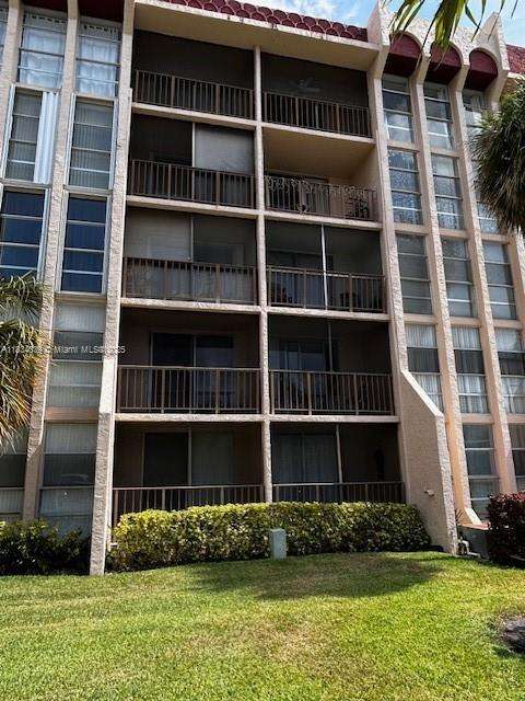 Small Image of 2001 ATLANTIC SHORES BLVD #516, Hallandale Beach Number 14