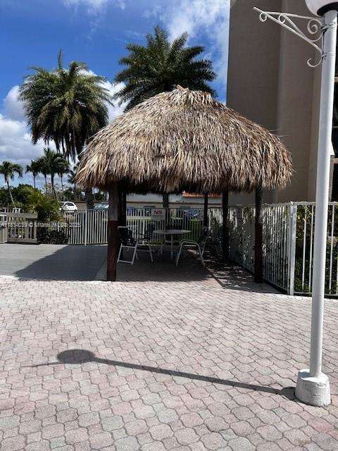 Small Image of 2001 ATLANTIC SHORES BLVD #516, Hallandale Beach Number 16