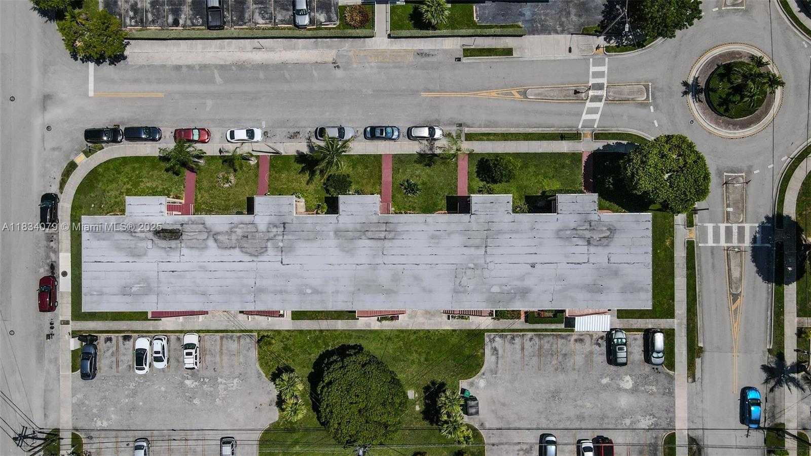 Small Image of 3600 SW 9th Terrace, Miami, FL 33135, USA Number 12