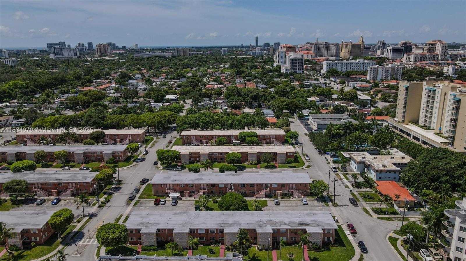 Small Image of 3600 SW 9th Terrace, Miami, FL 33135, USA Number 15