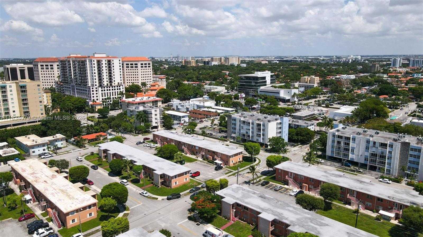 Small Image of 3600 SW 9th Terrace, Miami, FL 33135, USA Number 17