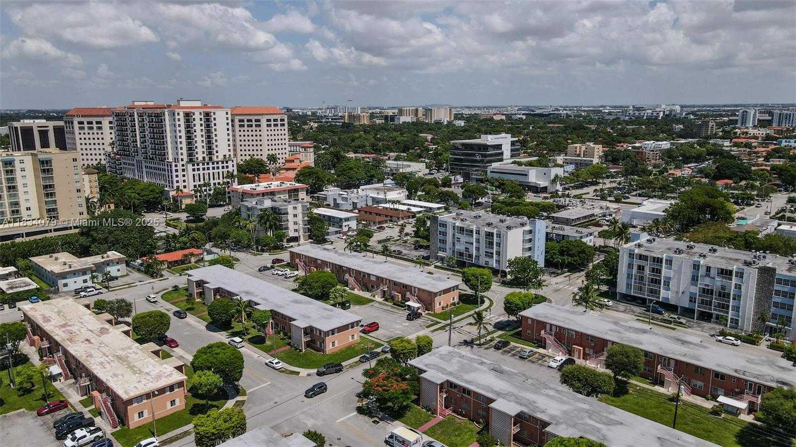 Small Image of 3600 SW 9th Terrace, Miami, FL 33135, USA Number 18