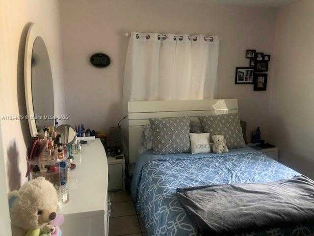 Small Image of 3600 SW 9th Terrace, Miami, FL 33135, USA Number 32