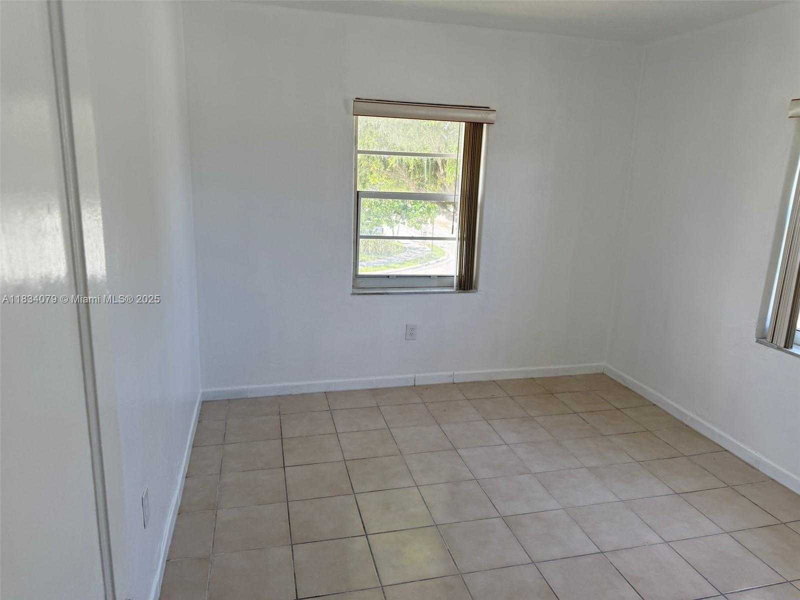 Small Image of 3600 SW 9th Terrace, Miami, FL 33135, USA Number 42