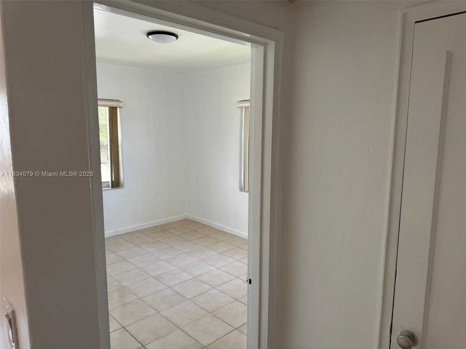 Small Image of 3600 SW 9th Terrace, Miami, FL 33135, USA Number 43