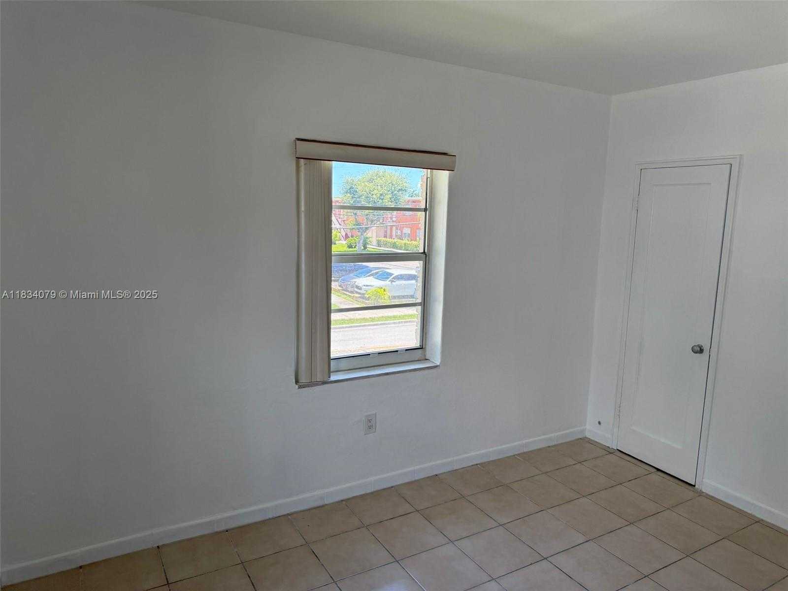 Small Image of 3600 SW 9th Terrace, Miami, FL 33135, USA Number 45