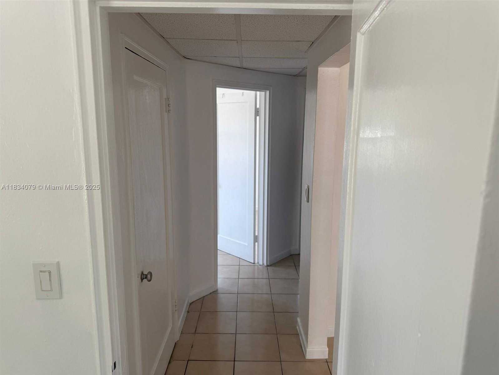 Small Image of 3600 SW 9th Terrace, Miami, FL 33135, USA Number 46