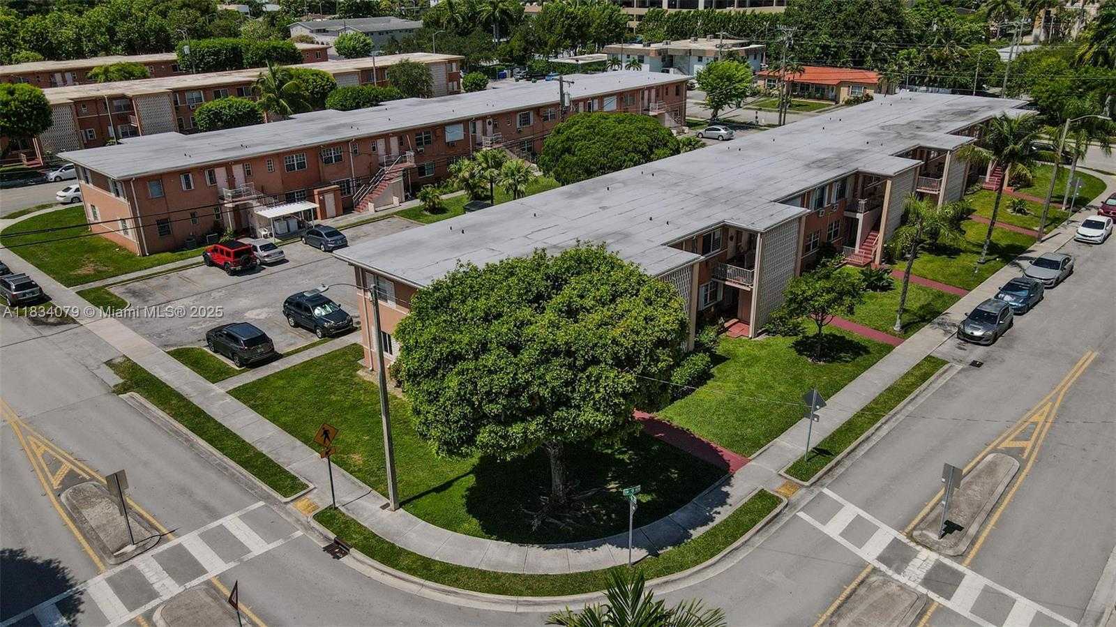 Small Image of 3600 SW 9th Terrace, Miami, FL 33135, USA Number 6