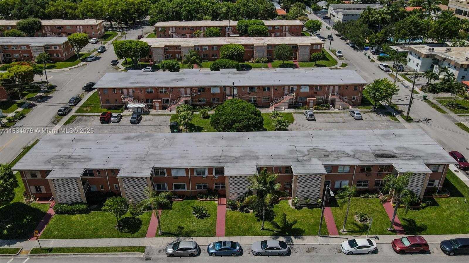 Small Image of 3600 SW 9th Terrace, Miami, FL 33135, USA Number 8