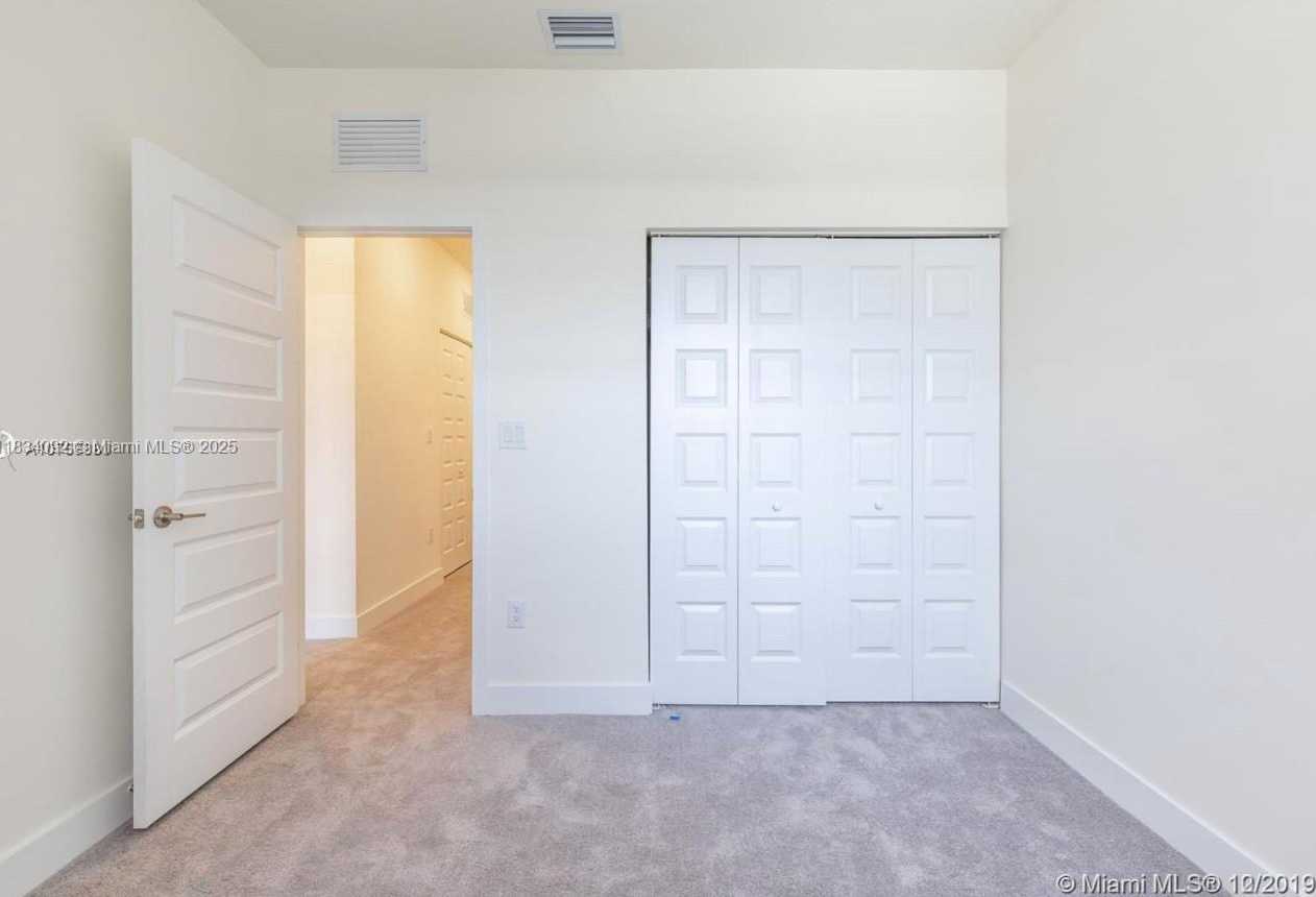 Small Image of 15842 NORTH WEST 91 CT #15842, Miami Lakes Number 10