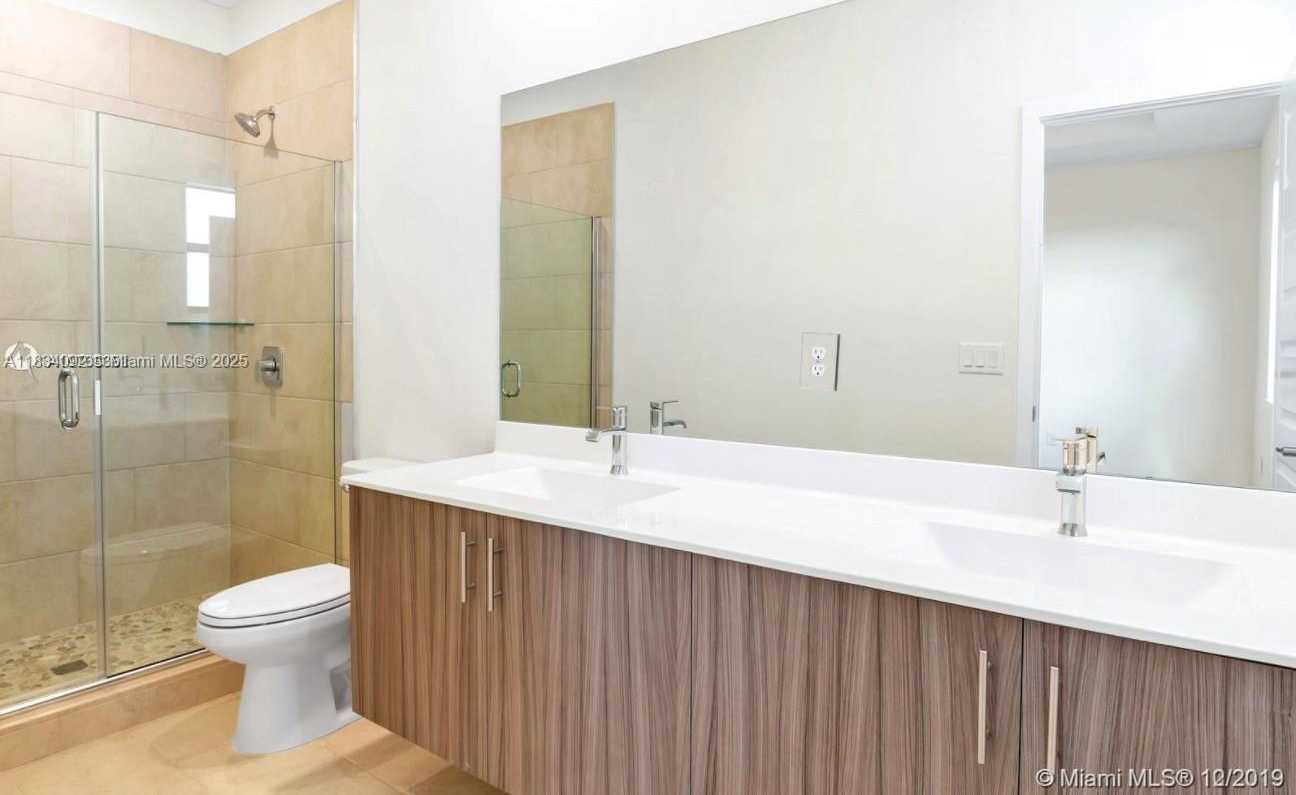 Small Image of 15842 NORTH WEST 91 CT #15842, Miami Lakes Number 12