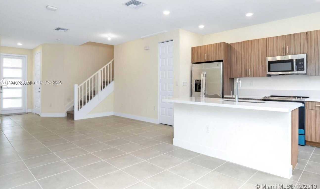Small Image of 15842 NORTH WEST 91 CT #15842, Miami Lakes Number 3