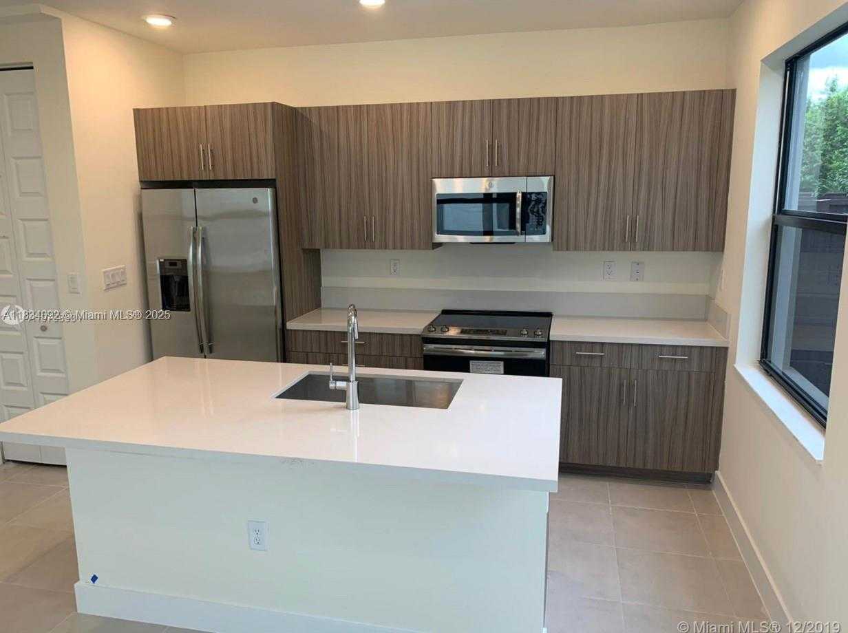 Small Image of 15842 NORTH WEST 91 CT #15842, Miami Lakes Number 4