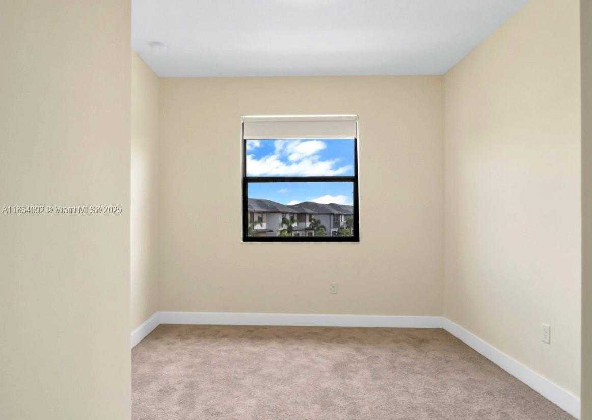 Small Image of 15842 NORTH WEST 91 CT #15842, Miami Lakes Number 9
