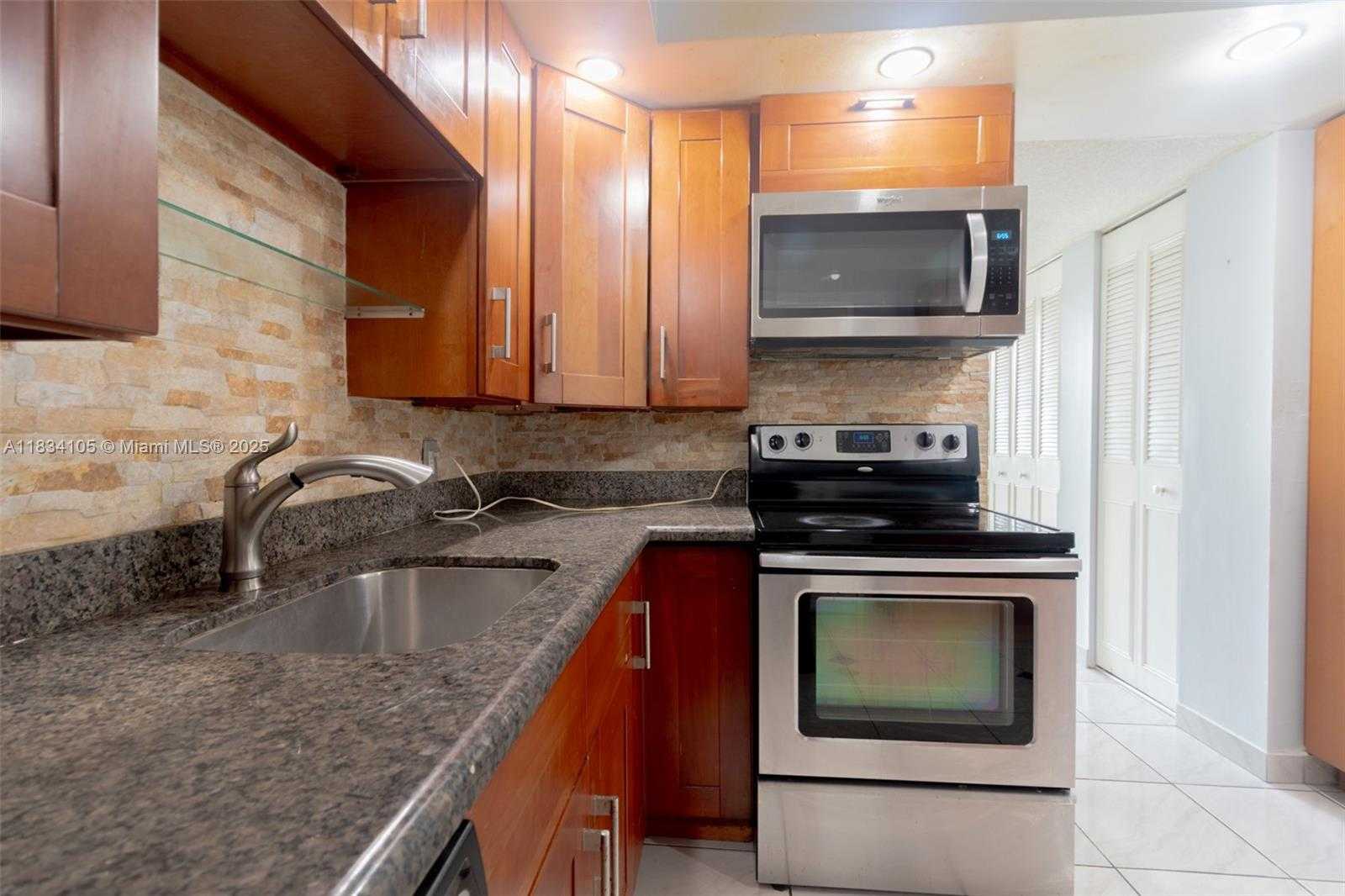 Small Image of 230 174TH ST #2207, Sunny Isles Beach Number 10