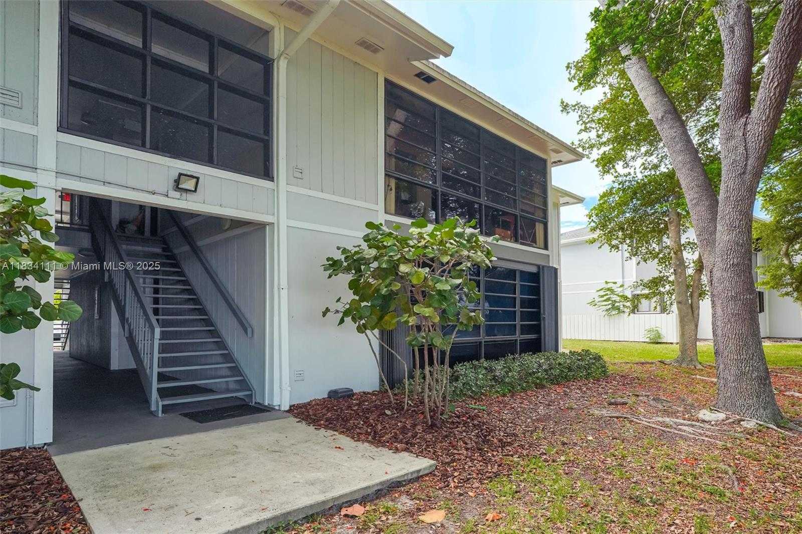 Small Image of 9723 HAMMOCKS BLVD #102, Miami Number 5