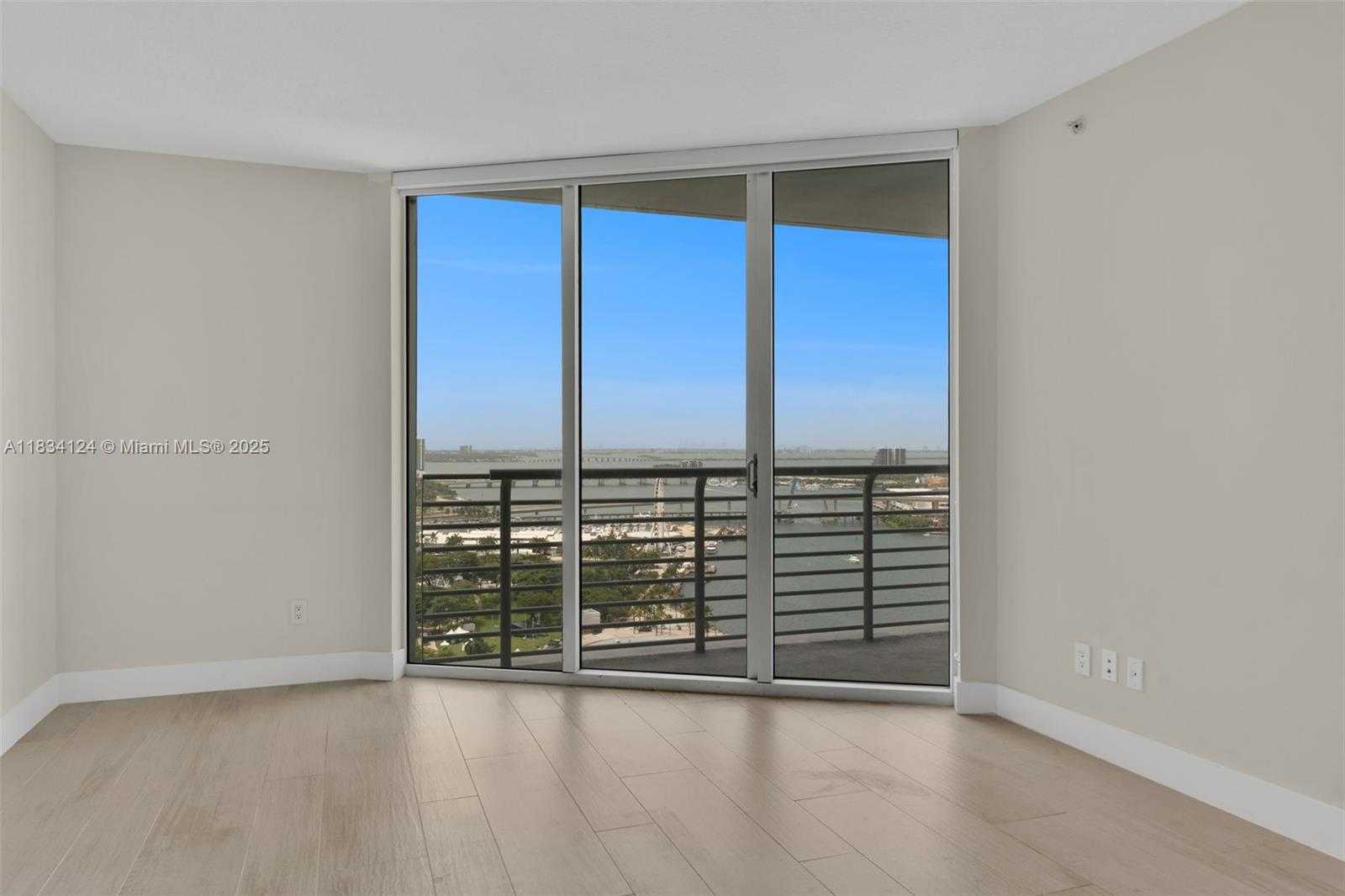 Small Image of 325 SOUTH BISCAYNE BLVD #2816, Miami Number 10