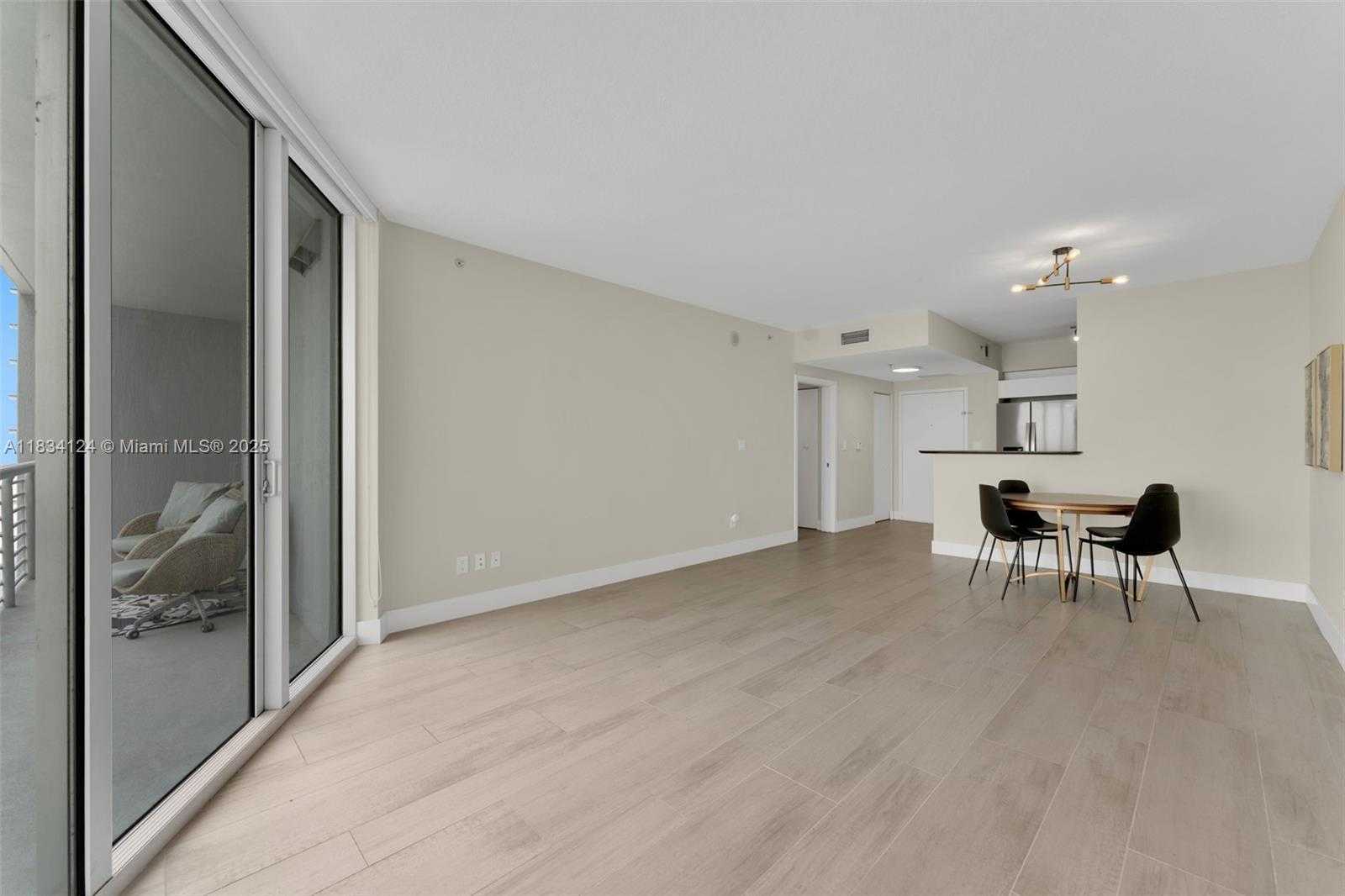 Small Image of 325 SOUTH BISCAYNE BLVD #2816, Miami Number 11