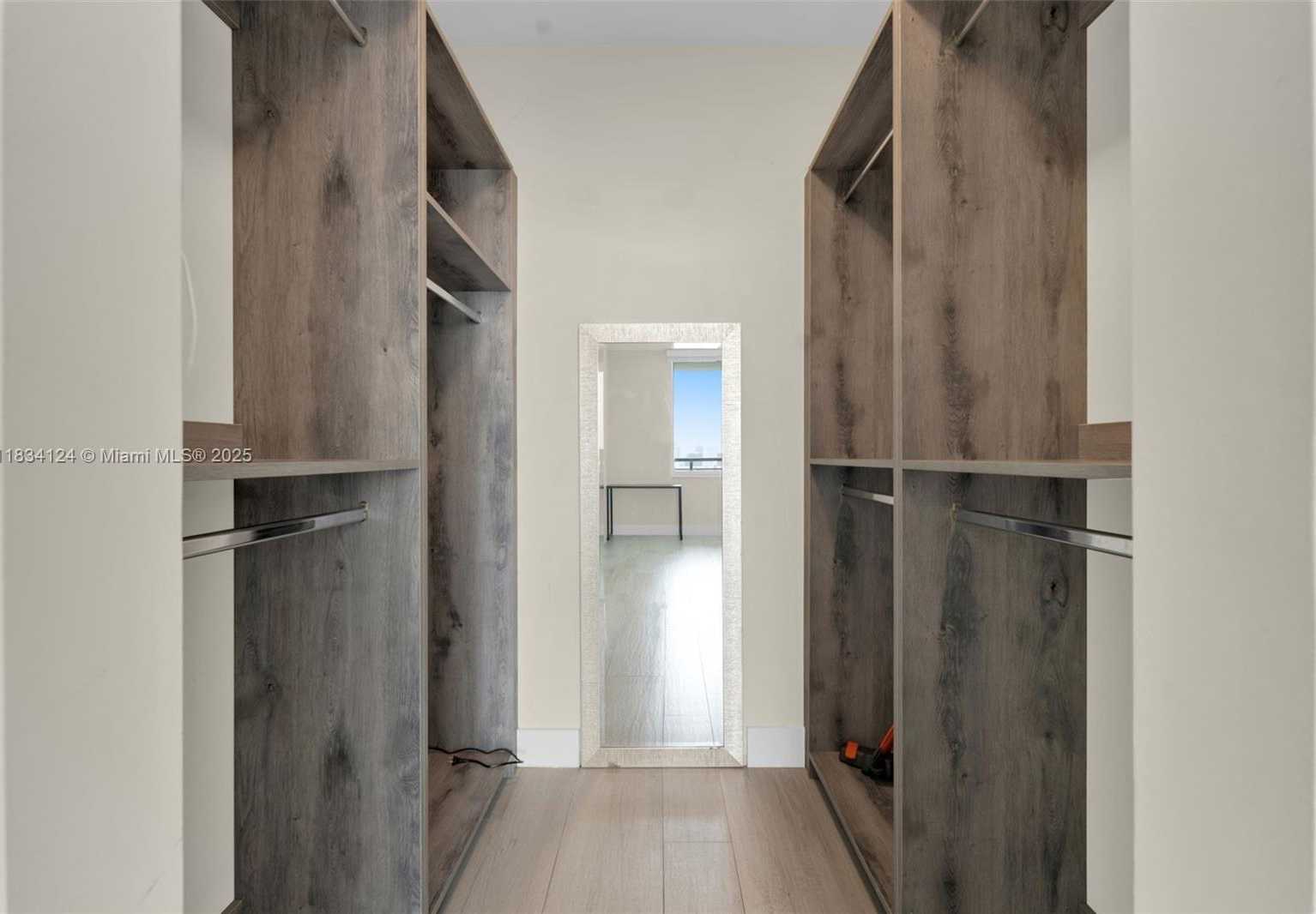 Small Image of 325 SOUTH BISCAYNE BLVD #2816, Miami Number 18