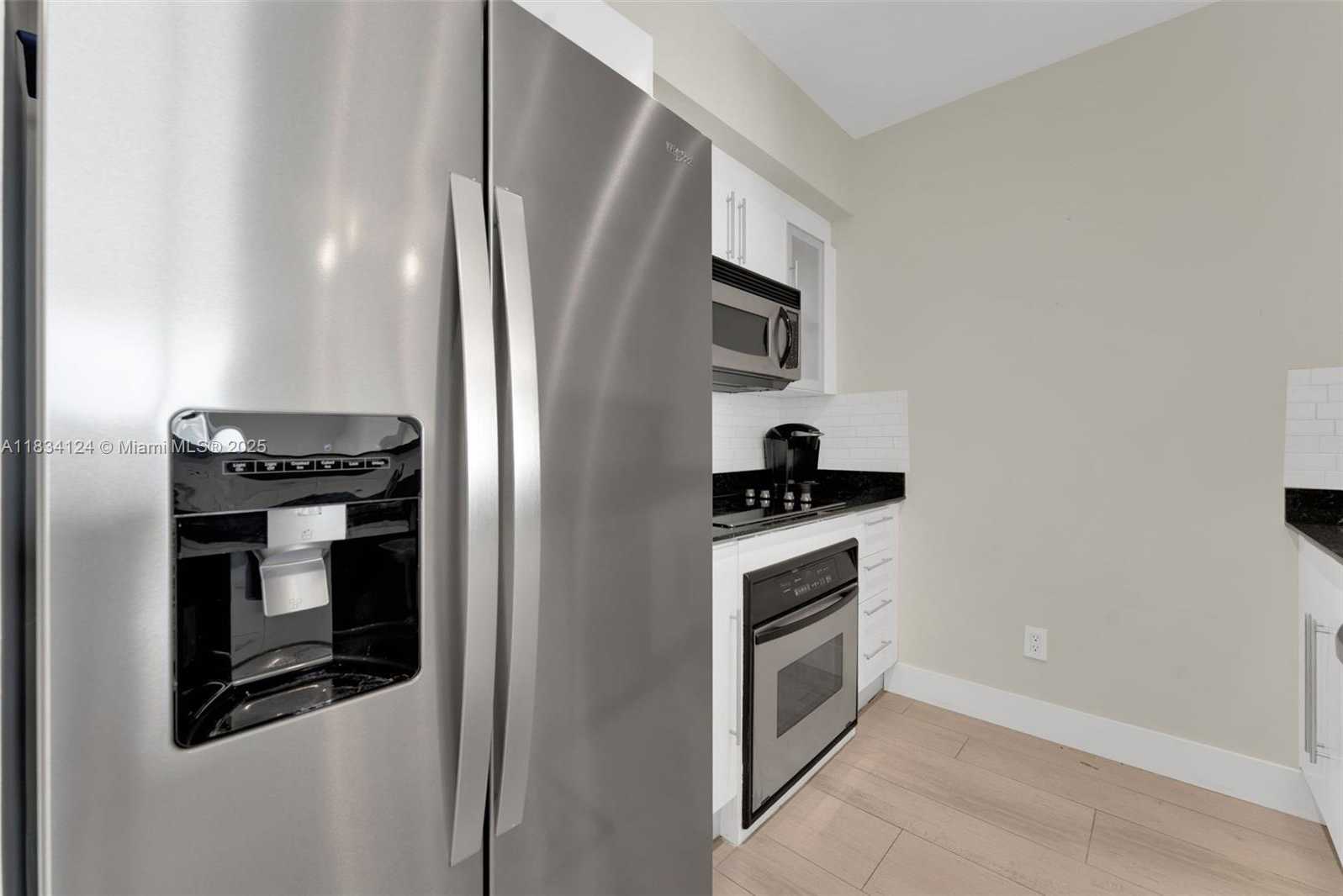 Small Image of 325 SOUTH BISCAYNE BLVD #2816, Miami Number 4
