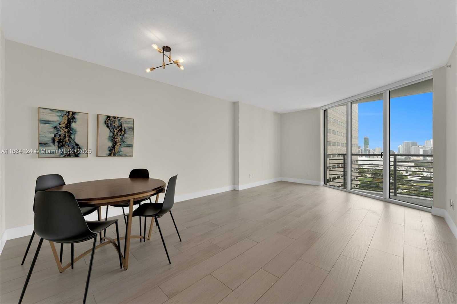 Small Image of 325 SOUTH BISCAYNE BLVD #2816, Miami Number 8