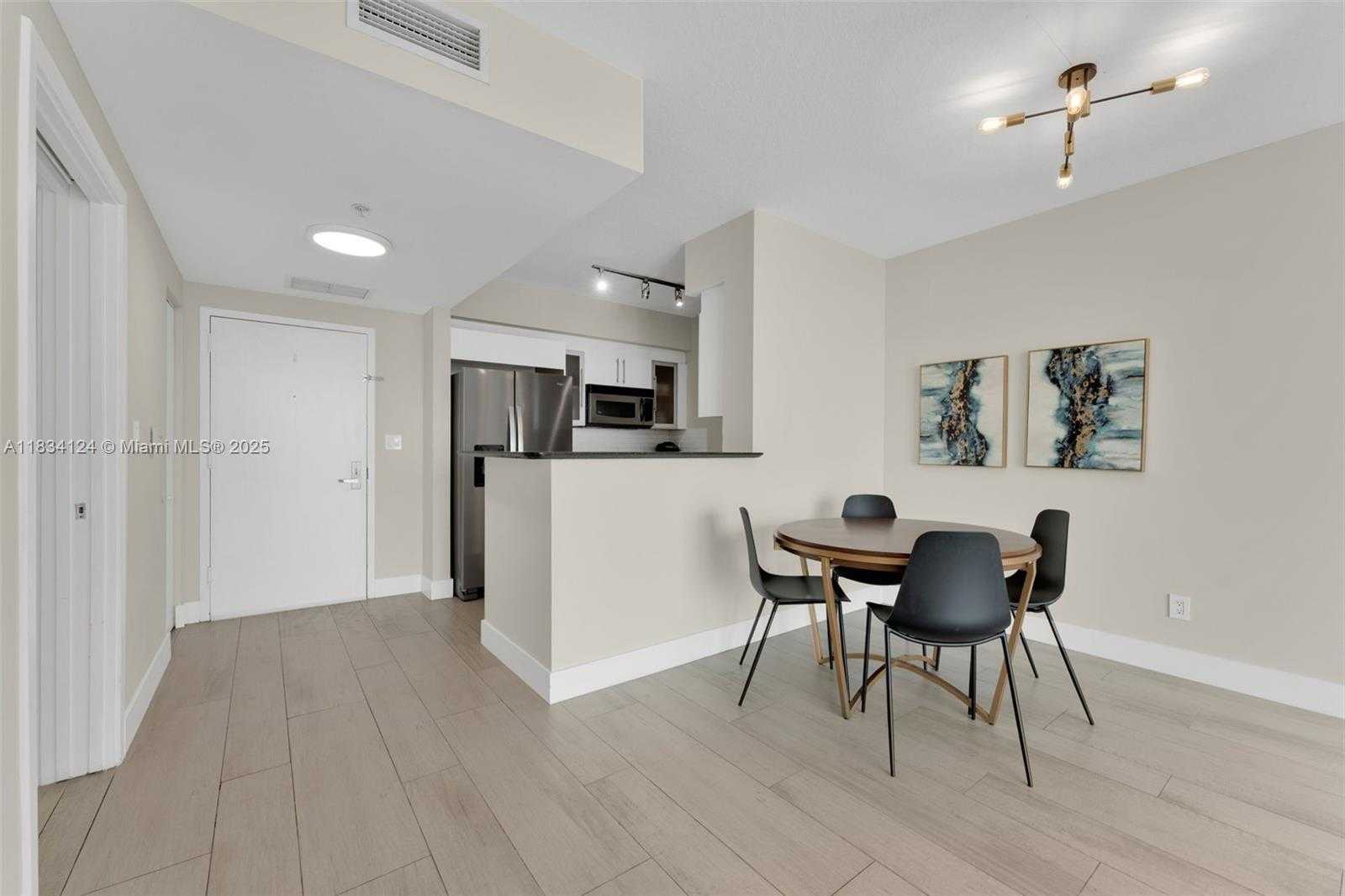 Small Image of 325 SOUTH BISCAYNE BLVD #2816, Miami Number 9