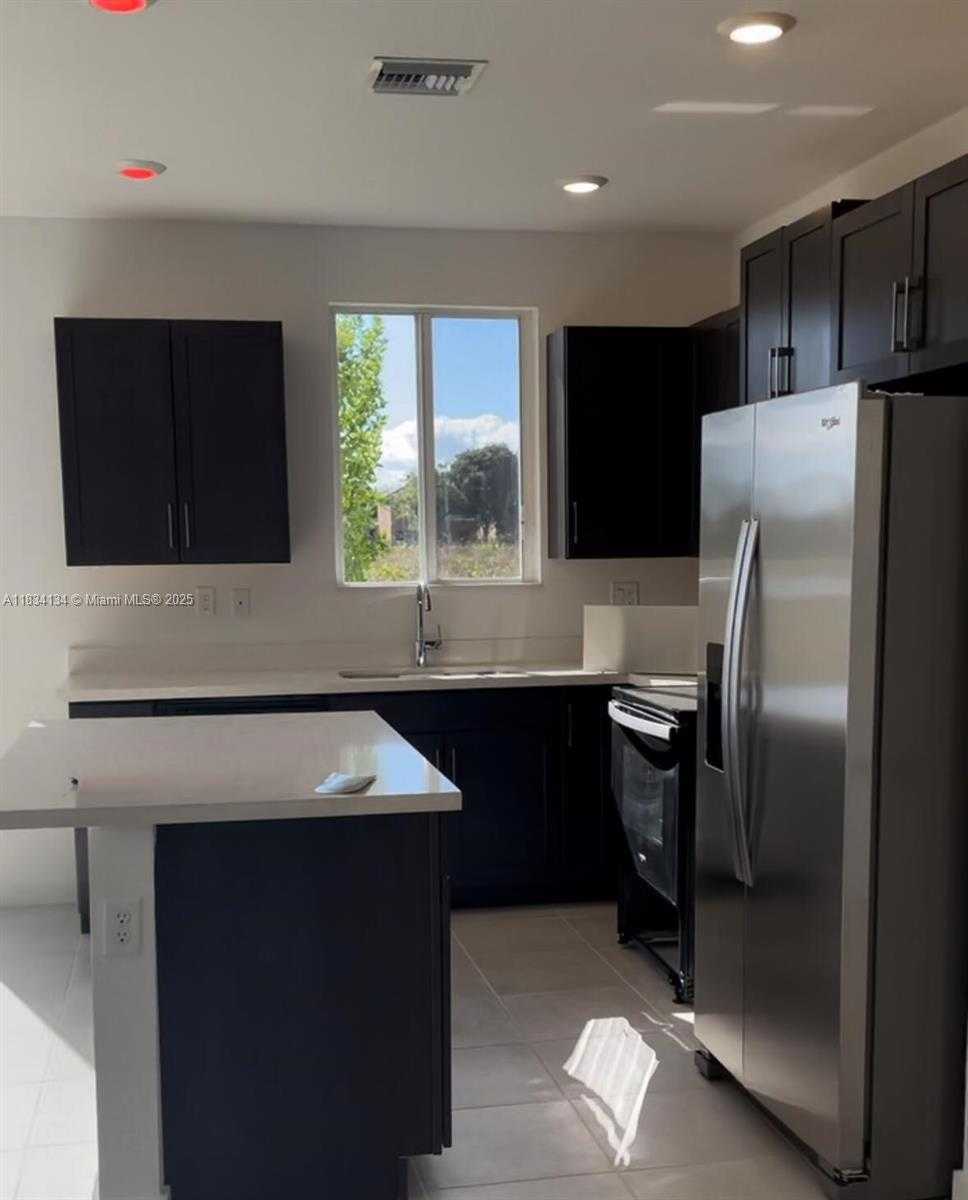 Small Image of 1090 SOUTH EAST 23RD AVE, Homestead Number 2