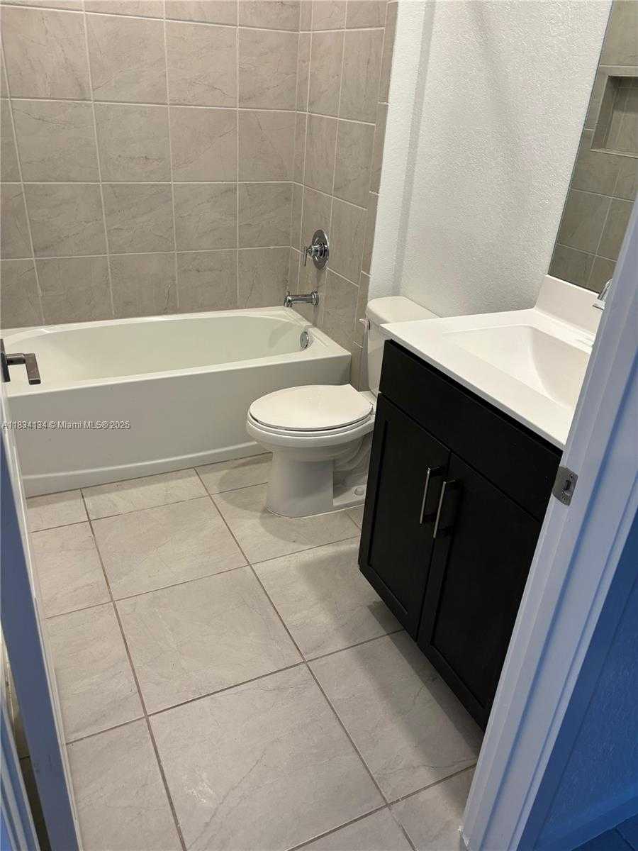 Small Image of 1090 SOUTH EAST 23RD AVE, Homestead Number 6
