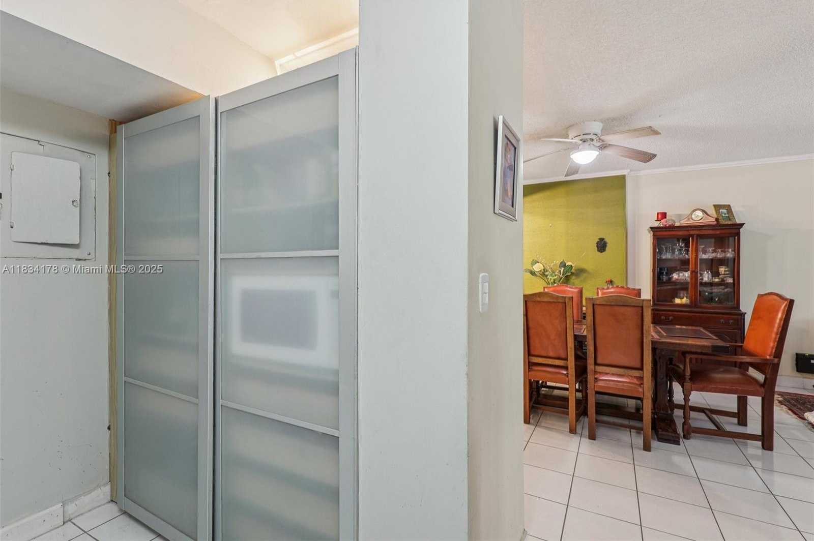Small Image of 4350 HILLCREST DR #303, Hollywood Number 14