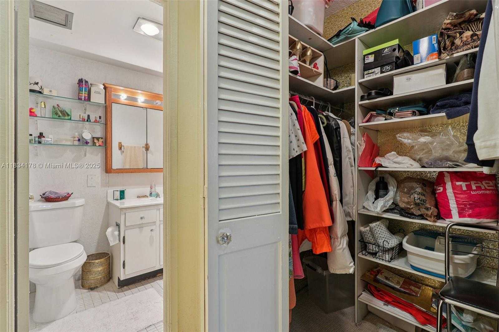 Small Image of 4350 HILLCREST DR #303, Hollywood Number 27