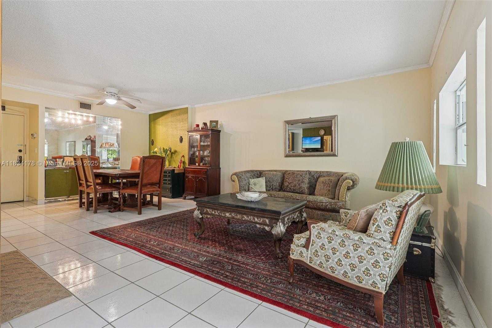 Small Image of 4350 HILLCREST DR #303, Hollywood Number 7