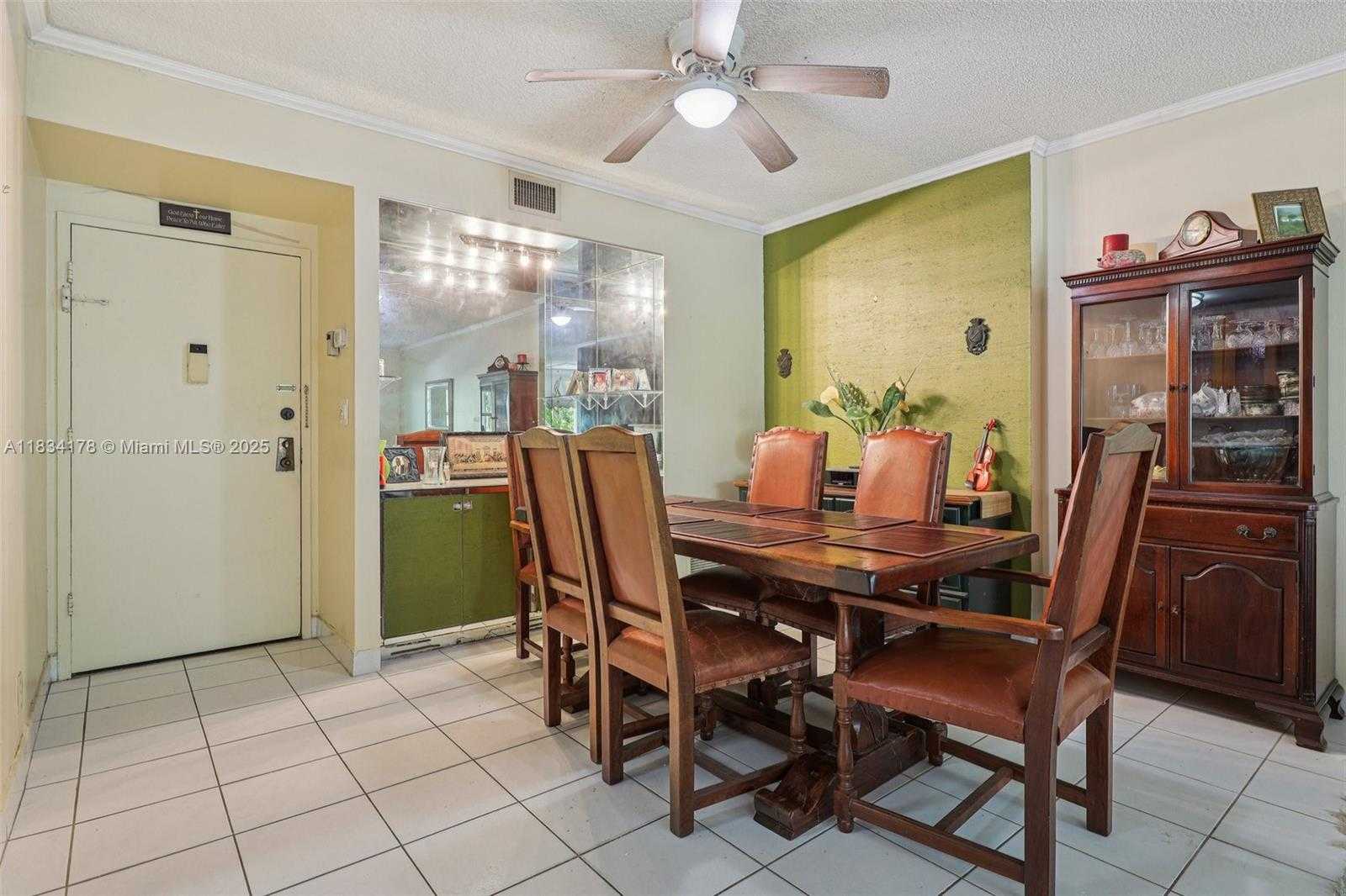 Small Image of 4350 HILLCREST DR #303, Hollywood Number 8